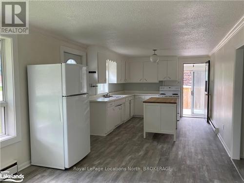 14 Napier Street E, Blue Mountains (Thornbury), ON - Indoor Photo Showing Kitchen