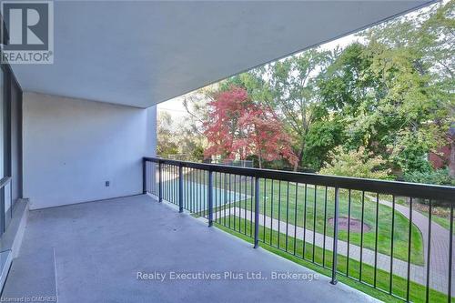 202 - 2175 Marine Drive, Oakville (1001 - Br Bronte), ON - Outdoor With Exterior