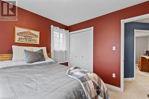 8 Oak Street, Stratford, ON - Indoor Photo Showing Bedroom