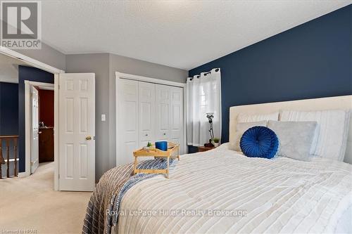 8 Oak Street, Stratford, ON - Indoor Photo Showing Bedroom