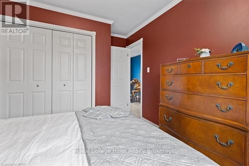 8 Oak Street, Stratford, ON - Indoor Photo Showing Bedroom