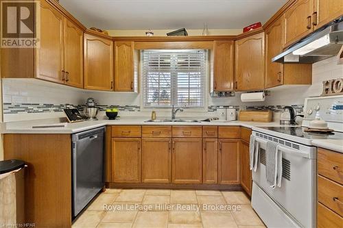 8 Oak Street, Stratford, ON - Indoor Photo Showing Kitchen With Double Sink