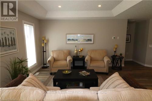 28 Huron Heights Drive, Ashfield-Colborne-Wawanosh (Colborne Twp), ON - Indoor Photo Showing Living Room