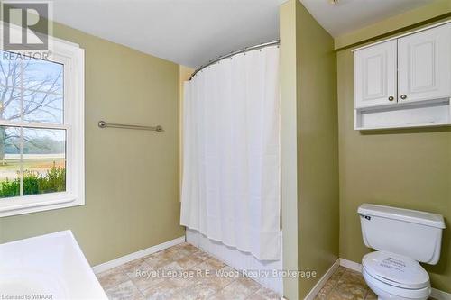 301 Plowmans Line, Norfolk County, ON - Indoor Photo Showing Bathroom