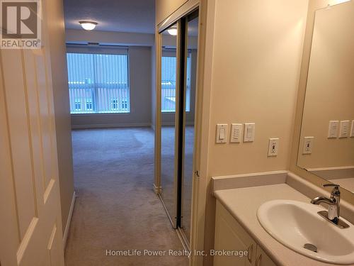 404 - 20 St George Street, Kitchener, ON - Indoor Photo Showing Bathroom