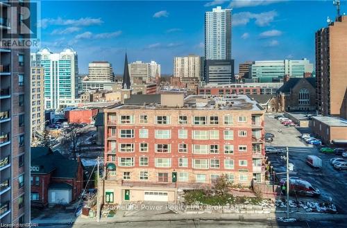 211 - 20 St George Street, Kitchener, ON - Outdoor With Facade