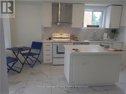 764 Dundas Street, Woodstock, ON - Indoor Photo Showing Kitchen