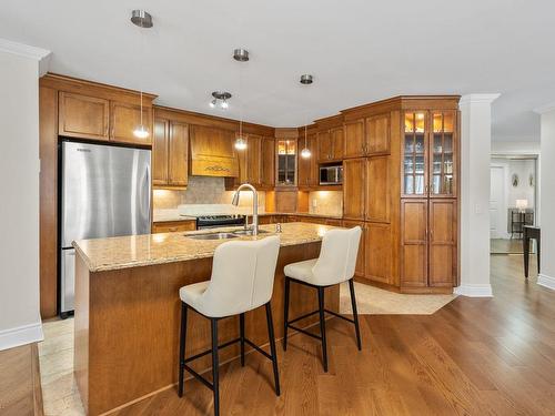 Kitchen - 1131 Rue Du Sous-Bois, Longueuil (Le Vieux-Longueuil), QC - Indoor Photo Showing Kitchen With Upgraded Kitchen