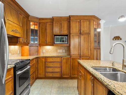 Kitchen - 1131 Rue Du Sous-Bois, Longueuil (Le Vieux-Longueuil), QC - Indoor Photo Showing Kitchen With Double Sink