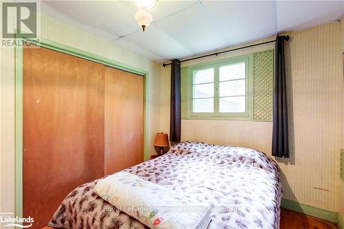 8819 9 County Road, Clearview, ON - Indoor Photo Showing Bedroom