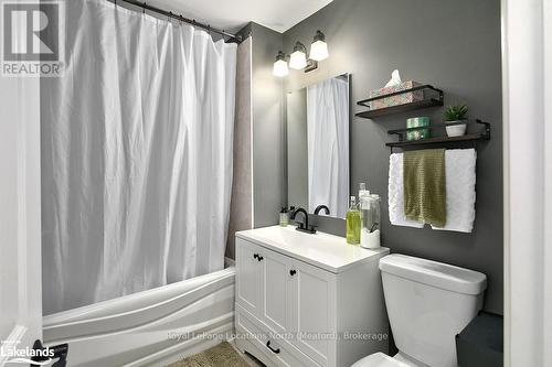 879 15Th Street W, Georgian Bluffs, ON - Indoor Photo Showing Bathroom