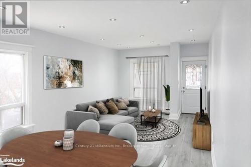 69 Laing Street, Toronto (Greenwood-Coxwell), ON - Indoor Photo Showing Living Room