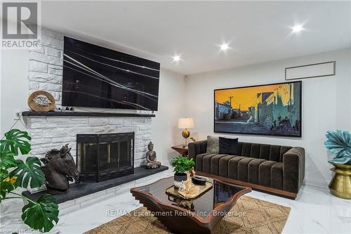 1401 Bridgestone Lane, Mississauga (Clarkson), ON - Indoor Photo Showing Living Room With Fireplace