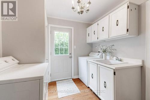 2182 Maplewood Drive, Burlington, ON - Indoor Photo Showing Laundry Room