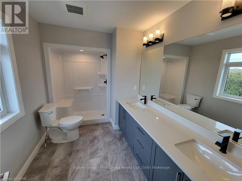 549 Albert Street, South Huron (Exeter), ON - Indoor Photo Showing Bathroom