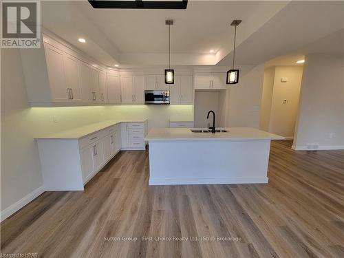 549 Albert Street, South Huron (Exeter), ON - Indoor Photo Showing Kitchen With Upgraded Kitchen