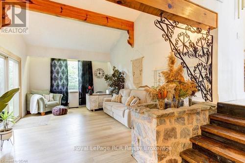 9811 Creek Road, Minto, ON - Indoor Photo Showing Living Room