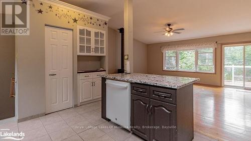 4244 Muskoka Road 117, Lake Of Bays (Franklin), ON - Indoor Photo Showing Kitchen