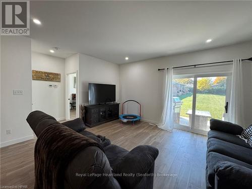 16 Silver Creek Road, Huron East (Seaforth), ON - Indoor Photo Showing Living Room