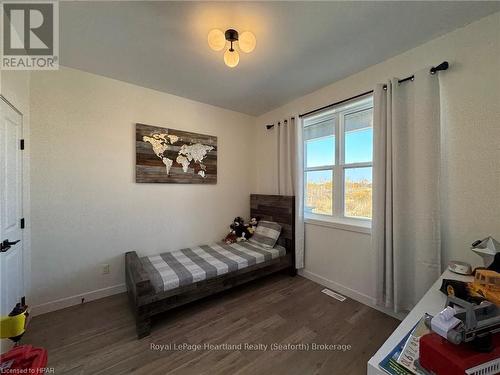 16 Silver Creek Road, Huron East (Seaforth), ON - Indoor Photo Showing Bedroom