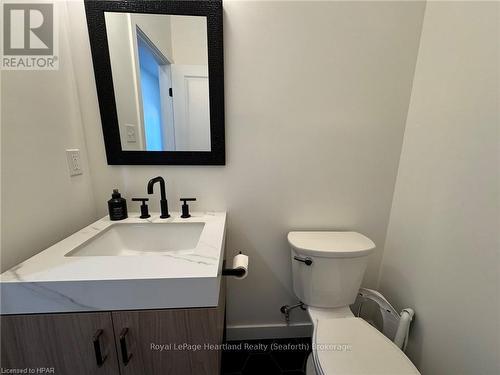 16 Silver Creek Road, Huron East (Seaforth), ON - Indoor Photo Showing Bathroom