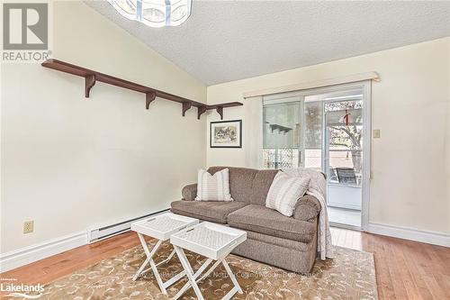 10 - 140 Albert Street, Collingwood, ON - Indoor Photo Showing Living Room