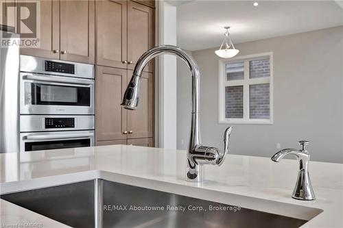 3307 Harasym Trail, Oakville (1012 - Nw Northwest), ON - Indoor Photo Showing Kitchen