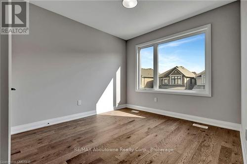 3307 Harasym Trail, Oakville (1012 - Nw Northwest), ON - Indoor Photo Showing Other Room