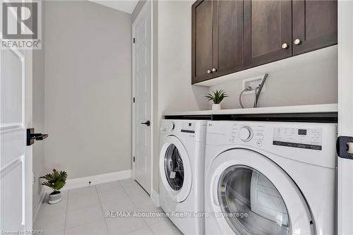 3307 Harasym Trail, Oakville (1012 - Nw Northwest), ON - Indoor Photo Showing Laundry Room