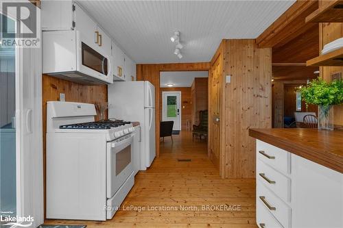 1433 South Horn Lake Road, Ryerson, ON - Indoor Photo Showing Kitchen