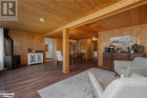 1433 South Horn Lake Road, Ryerson, ON - Indoor Photo Showing Living Room