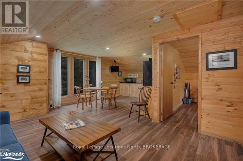 1433 South Horn Lake Road, Ryerson, ON - Indoor Photo Showing Living Room