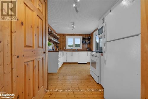 1433 South Horn Lake Road, Ryerson, ON - Indoor Photo Showing Kitchen