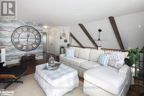 110 Landry Lane, Blue Mountains (Thornbury), ON - Indoor Photo Showing Living Room