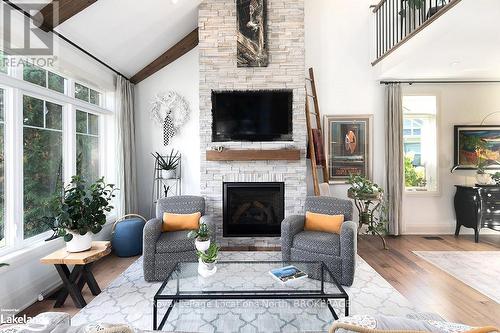 110 Landry Lane, Blue Mountains (Thornbury), ON - Indoor Photo Showing Living Room With Fireplace