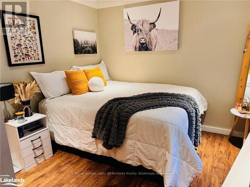 1922 Highway 141, Muskoka Lakes (Watt), ON - Indoor Photo Showing Bedroom