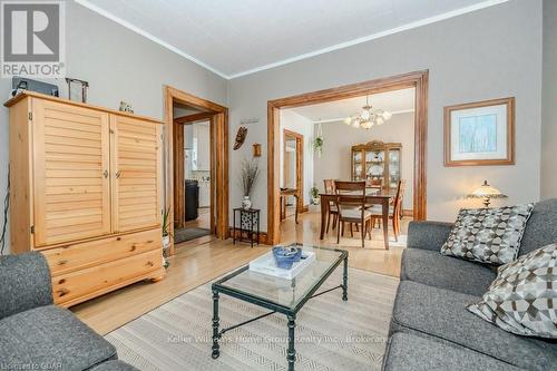 227 Eagle Street S, Cambridge, ON - Indoor Photo Showing Living Room