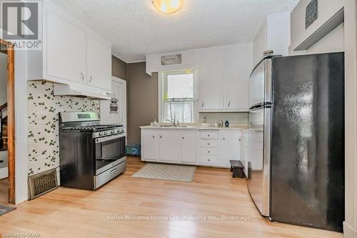 227 Eagle Street S, Cambridge, ON - Indoor Photo Showing Kitchen With Double Sink