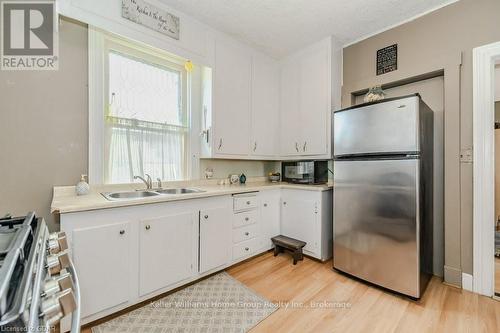 227 Eagle Street S, Cambridge, ON - Indoor Photo Showing Kitchen With Double Sink