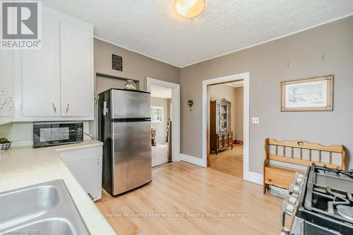 227 Eagle Street S, Cambridge, ON - Indoor Photo Showing Kitchen