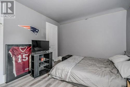 227 Eagle Street S, Cambridge, ON - Indoor Photo Showing Bedroom