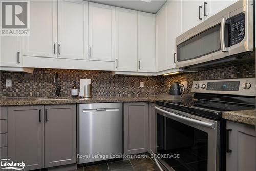 3 - 110 Kellie'S Way, Blue Mountains (Blue Mountain Resort Area), ON - Indoor Photo Showing Kitchen With Stainless Steel Kitchen With Upgraded Kitchen