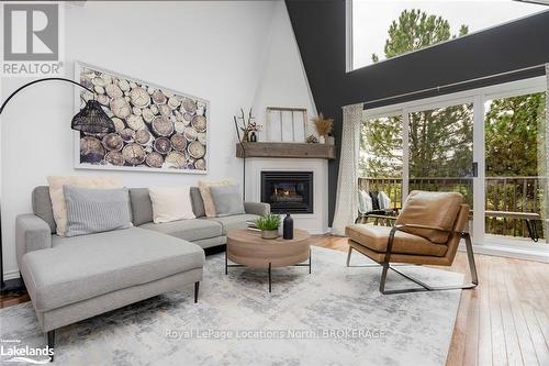 3 - 110 Kellie'S Way, Blue Mountains (Blue Mountain Resort Area), ON - Indoor Photo Showing Living Room With Fireplace