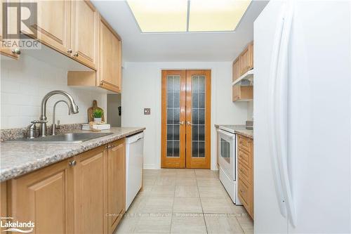 305 - 65 Ellen Street, Barrie (City Centre), ON - Indoor Photo Showing Kitchen