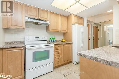 305 - 65 Ellen Street, Barrie (City Centre), ON - Indoor Photo Showing Kitchen