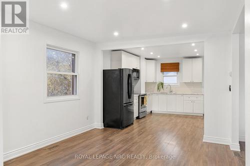 102 Pine Street S, Thorold (557 - Thorold Downtown), ON - Indoor Photo Showing Kitchen