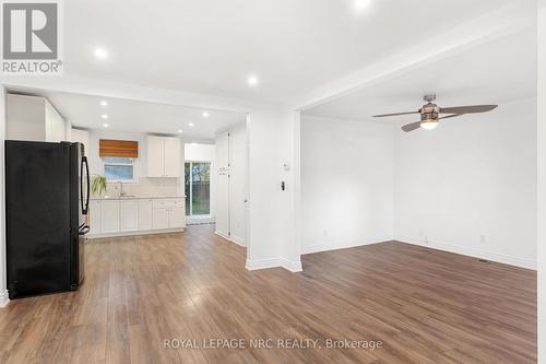 102 Pine Street S, Thorold (557 - Thorold Downtown), ON - Indoor Photo Showing Kitchen