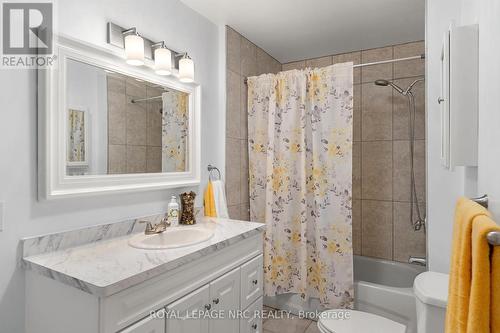 102 Pine Street S, Thorold (557 - Thorold Downtown), ON - Indoor Photo Showing Bathroom