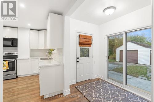 102 Pine Street S, Thorold (557 - Thorold Downtown), ON - Indoor Photo Showing Kitchen