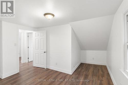 102 Pine Street S, Thorold (557 - Thorold Downtown), ON - Indoor Photo Showing Other Room